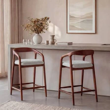 Wooden chair / stool