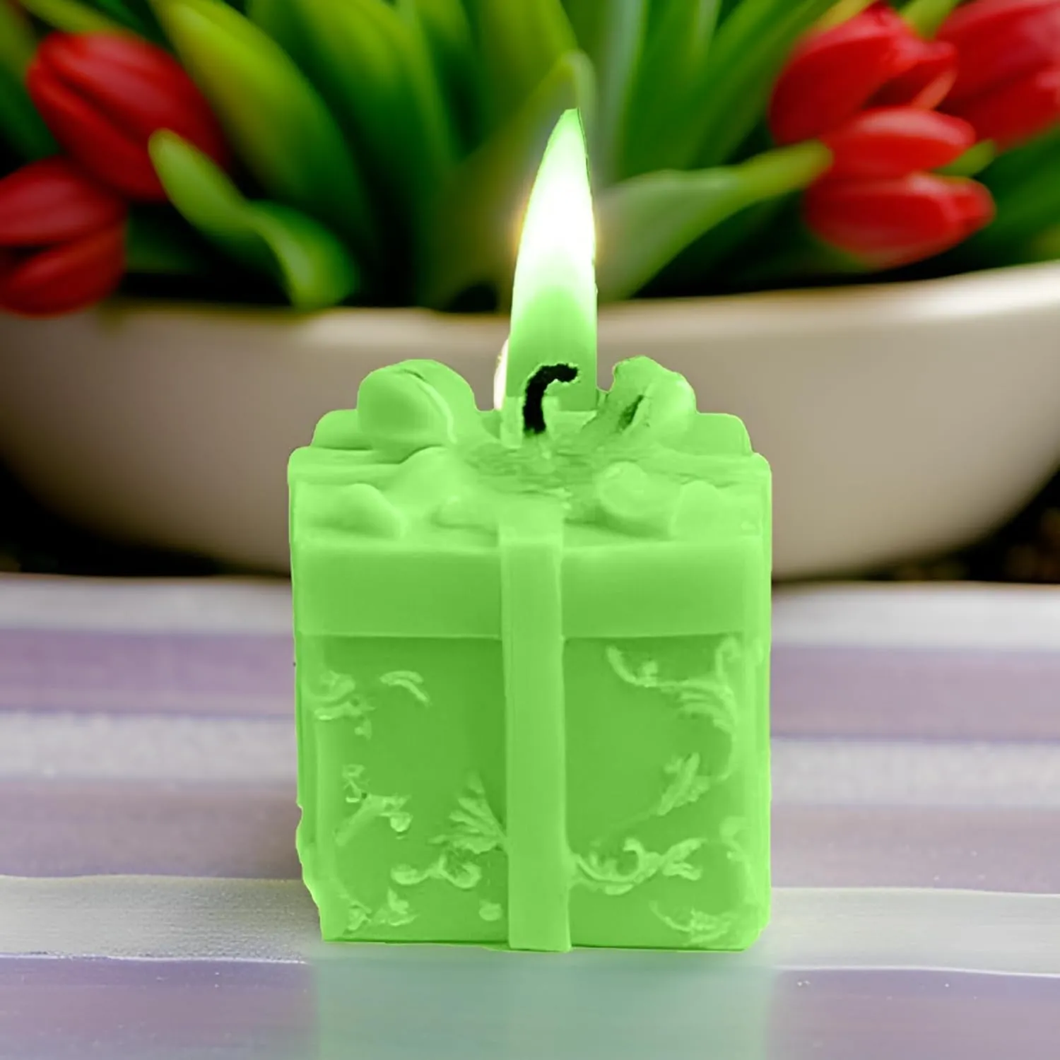 SS ENTERPRISE Organic Soy Wax Gift Shape Candle for Home Decor | Scented Aromatic Fragrance Candles | Smoke-Free Pillar Candles (Pack of 1, Green)