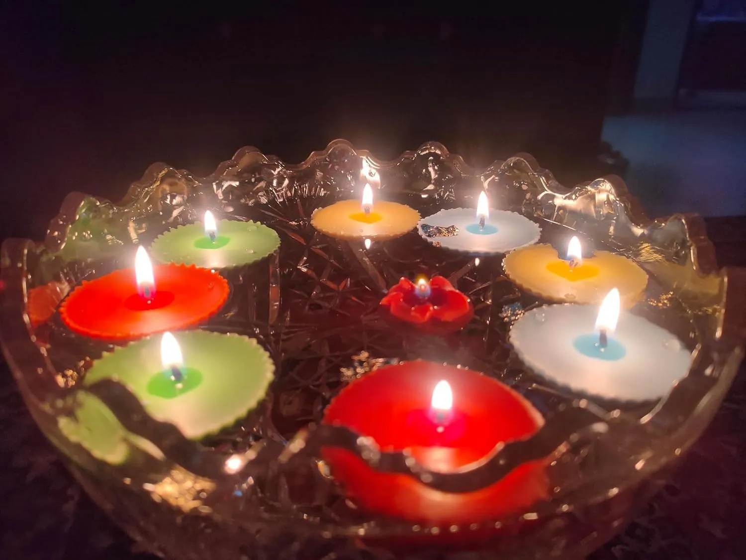 Floating Candle Set of 8 Candle | Diwali Candle Soya Wax Candle | Organic Candle | Best For Diwali with fragnance (Pack of 8, Red-Green-Blue-Yellow)