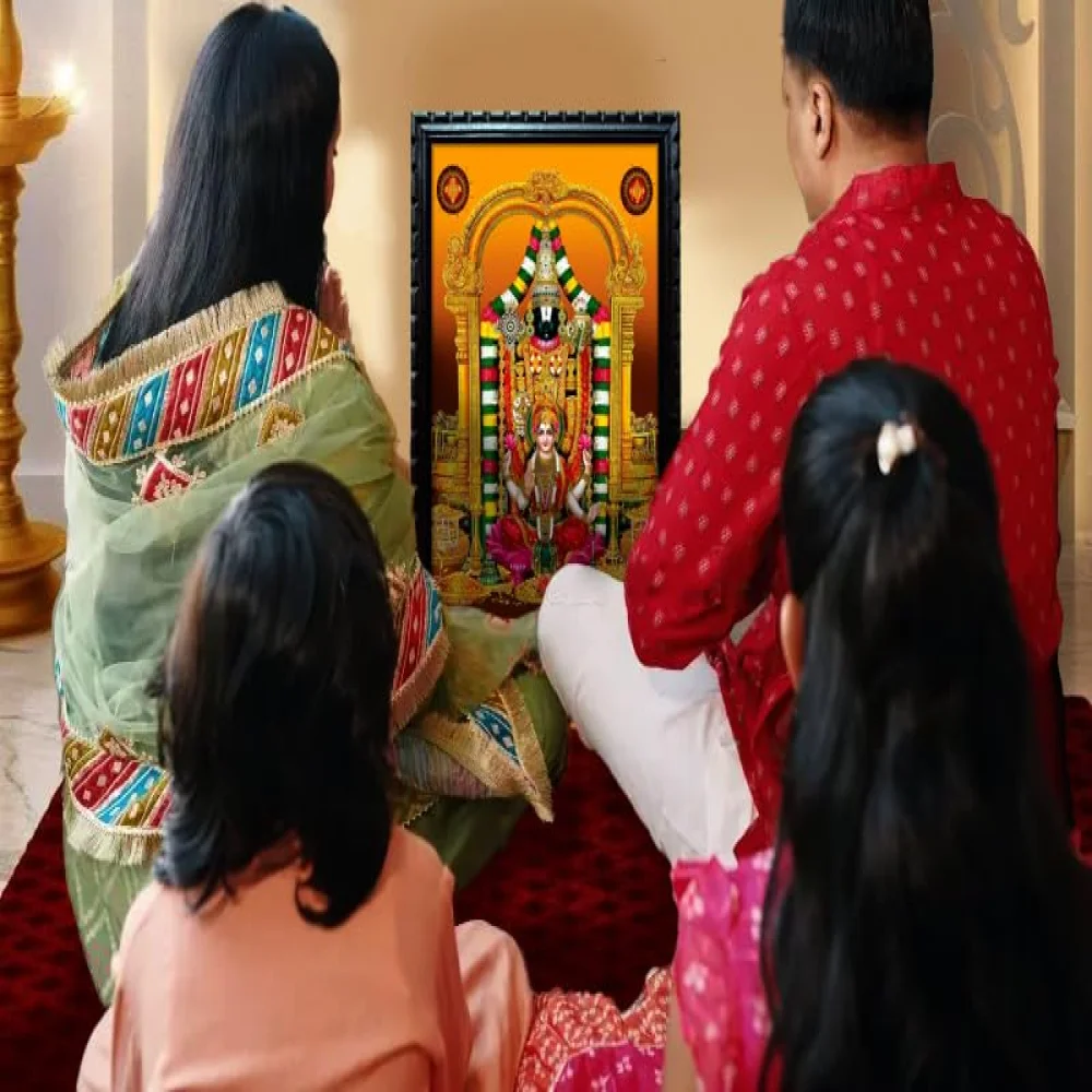 EMPEROR ART GALLERY®, Lord Venkateswara Swamy with Lakshmi Religious Photo Frame, 14x19.5 inch, Premium Wooden Frame, Film Laminated