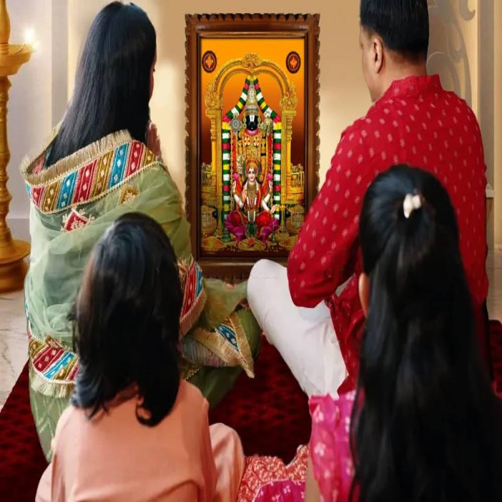 EMPEROR ART GALLERY® Venkateswara Swamy with Lakshmi Religious Photo Frame, unique disigned Natural Colour Teak Wooden frame, 51.8 x 39.1 cm,