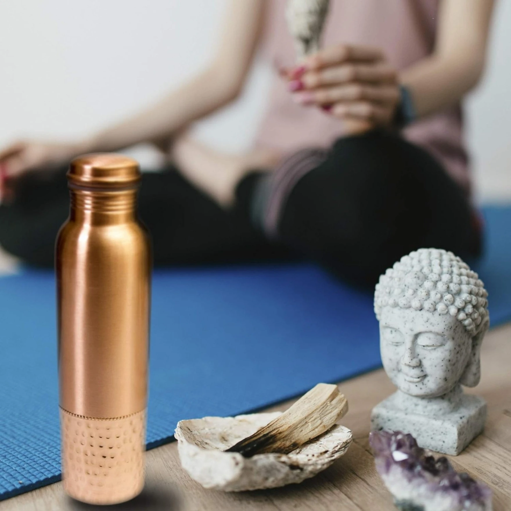 Round Hammered Pure Copper Water Bottle Leak Proof 1 Ltr-Copper Vessel-An Ayuervedic Water Bottle-Capacity 34 Oz Half Hammered Copper Bottle
