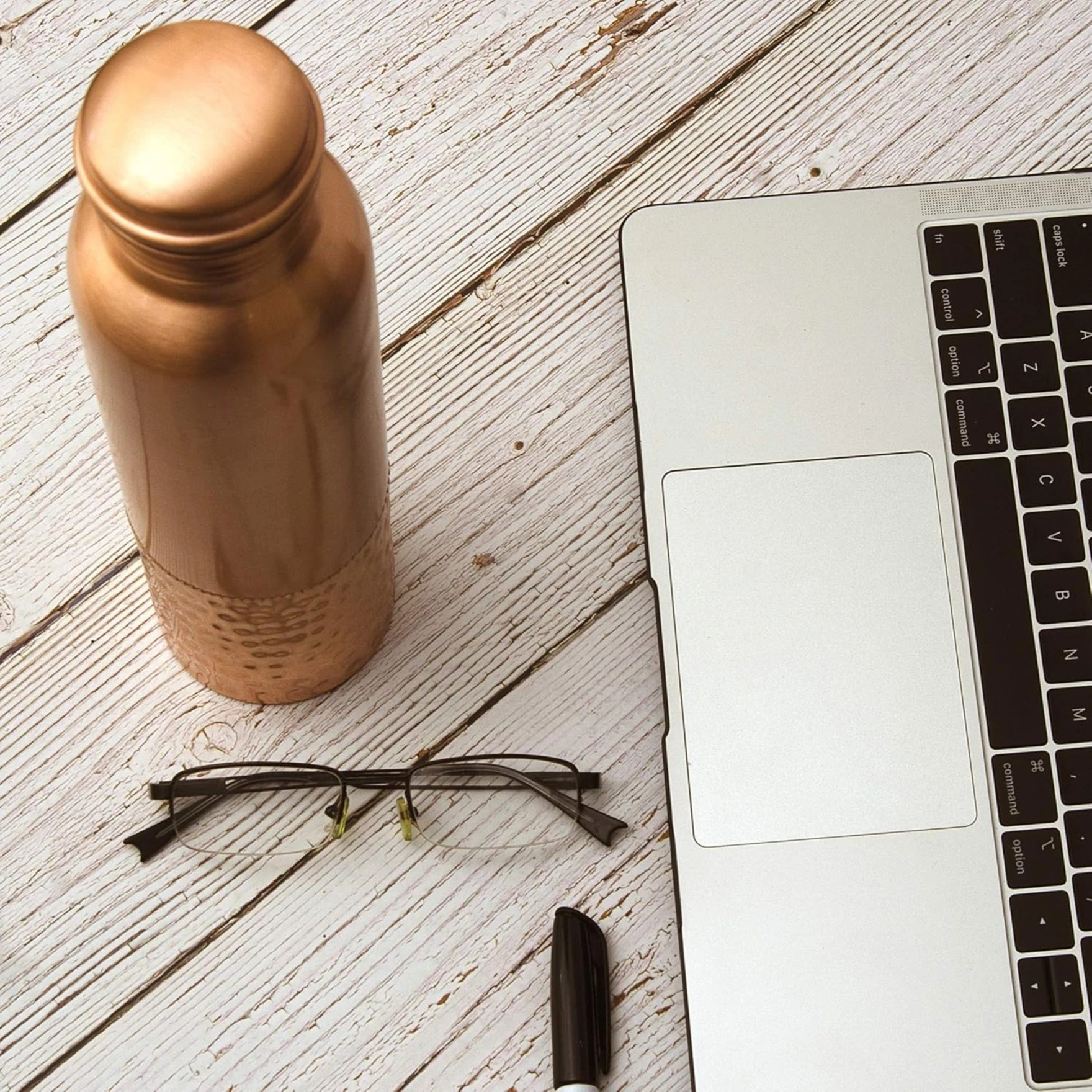 Round Hammered Pure Copper Water Bottle Leak Proof 1 Ltr-Copper Vessel-An Ayuervedic Water Bottle-Capacity 34 Oz Half Hammered Copper Bottle