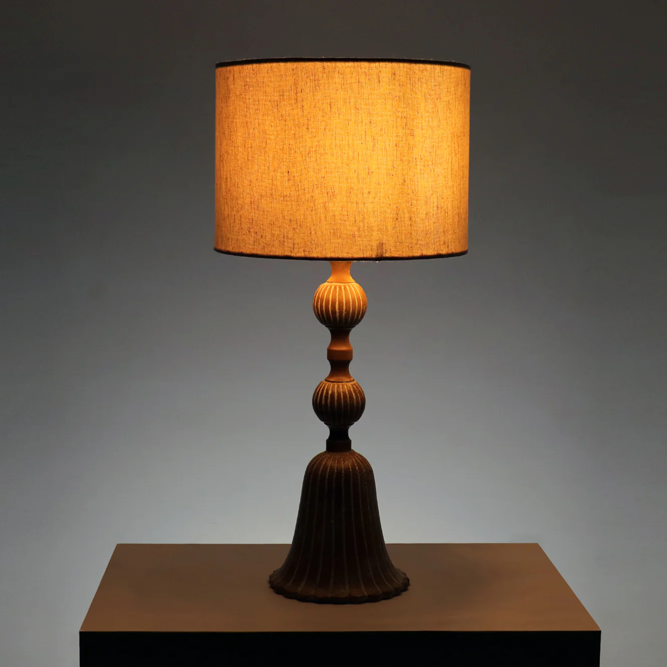 Lars' Bohemian Table Lamp - Elegant Iron Base & Eclectic Design