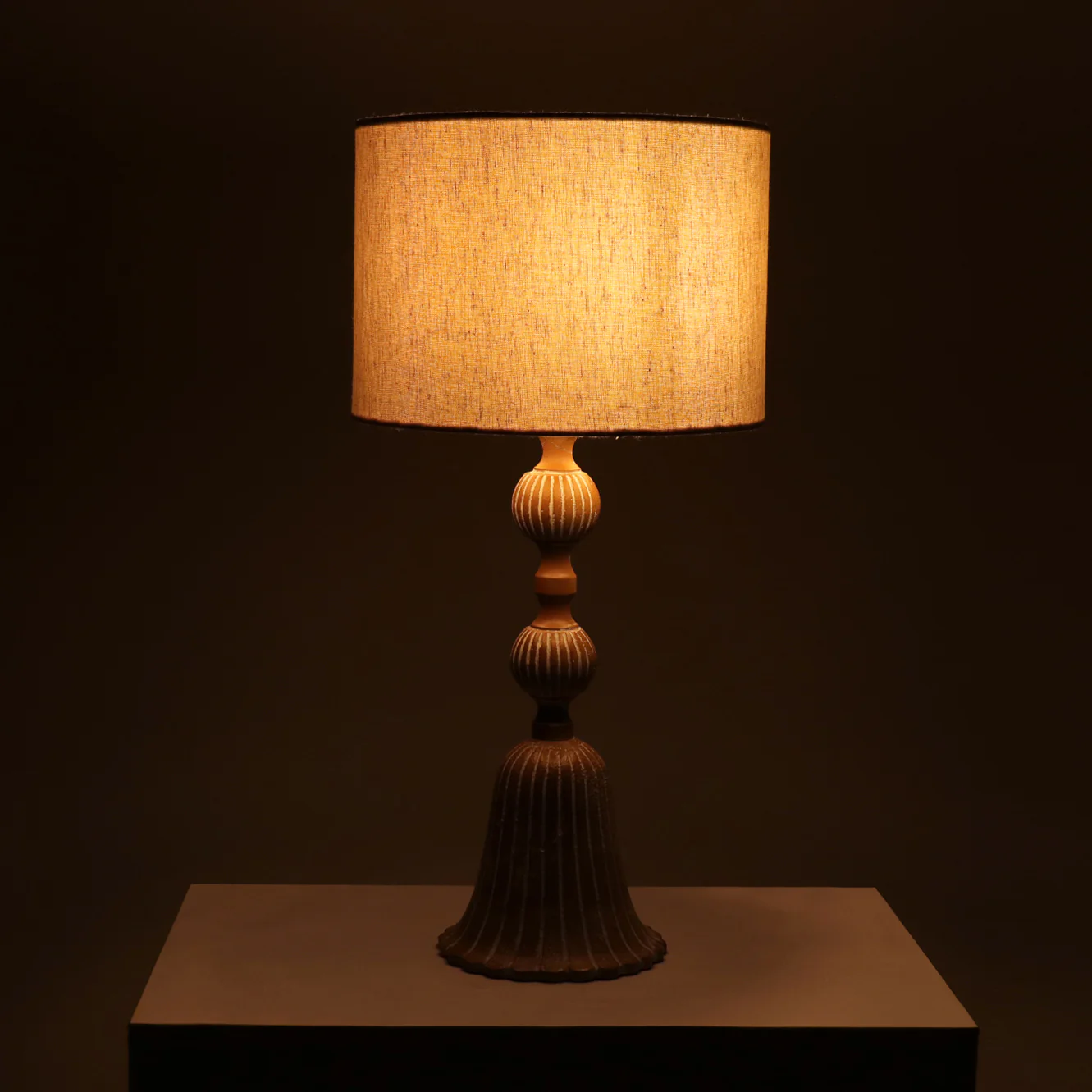 Lars' Bohemian Table Lamp - Elegant Iron Base & Eclectic Design