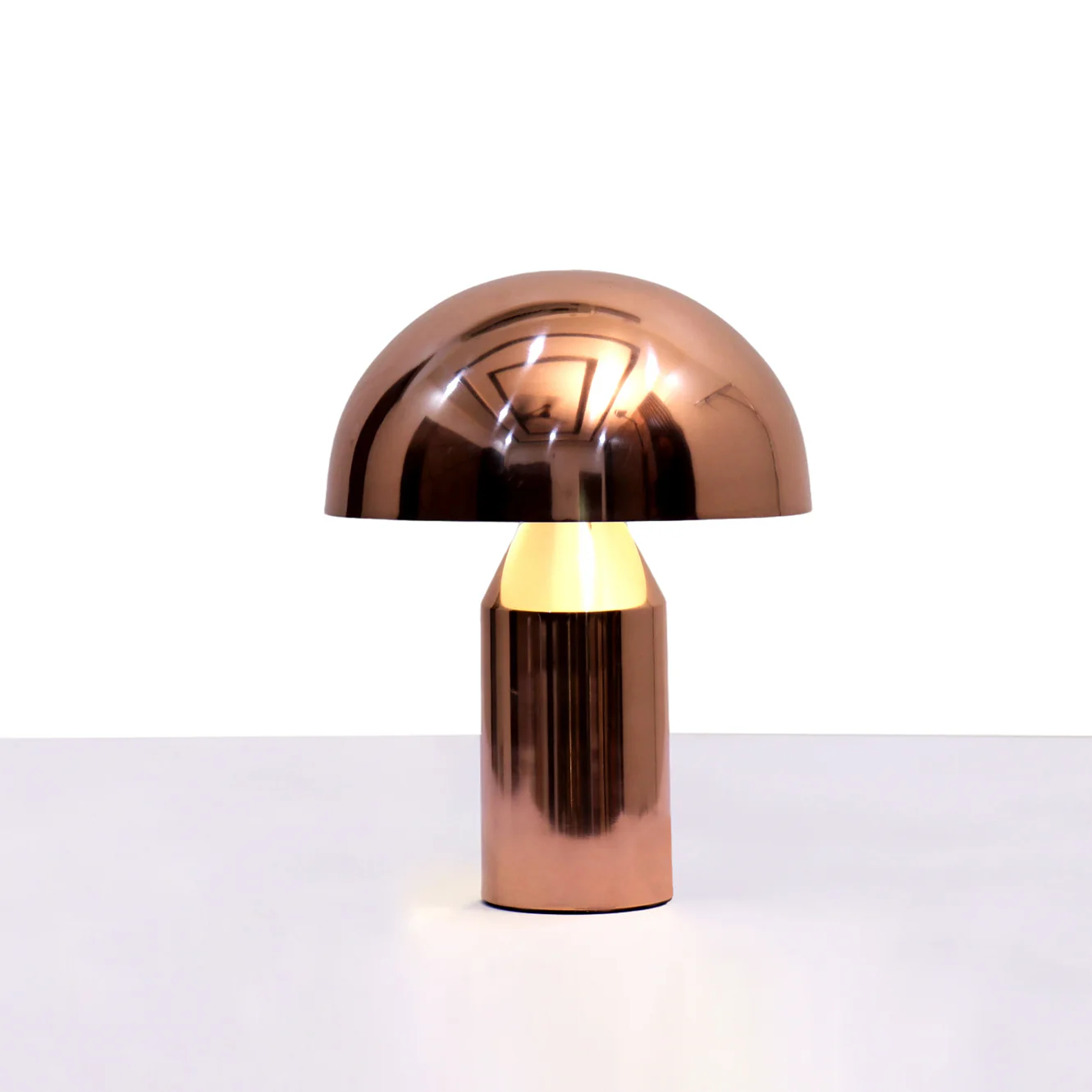 Brisa Mushroom Table Lamp - Elegant Iron Base & Eclectic Design