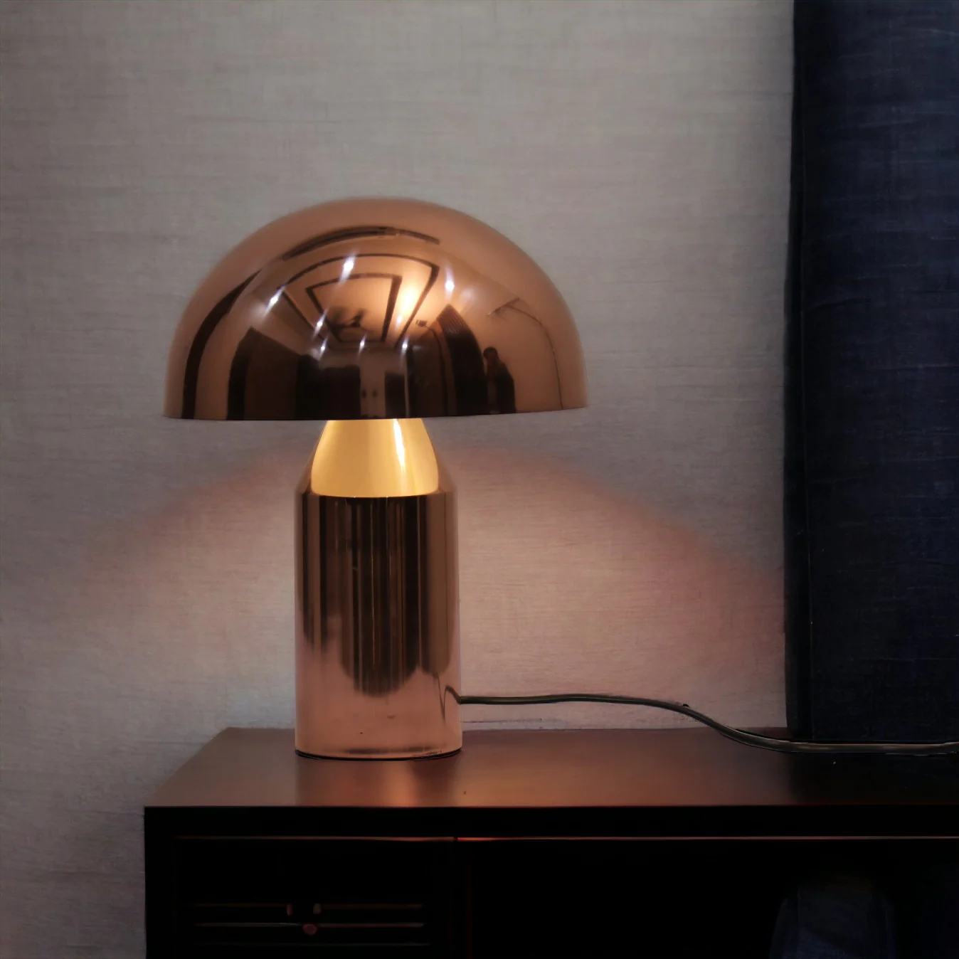 Brisa Mushroom Table Lamp - Elegant Iron Base & Eclectic Design