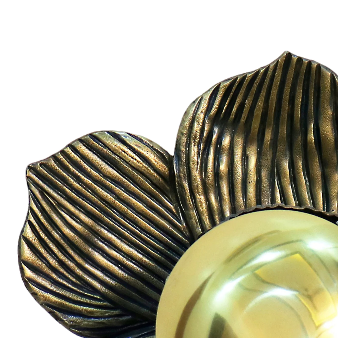 Celeste Flower Table Lamp - Elegant Iron Base & Eclectic Design