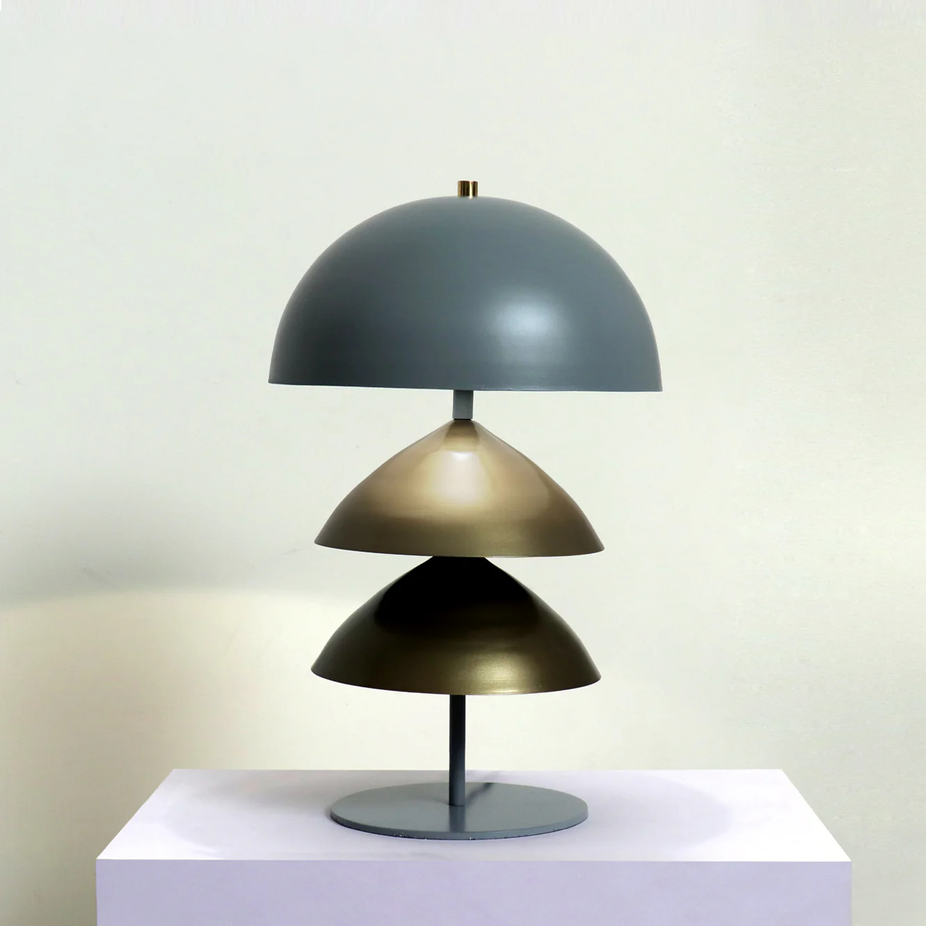 Klint Ray Table Lamp - Elegant Iron Base & Eclectic Design