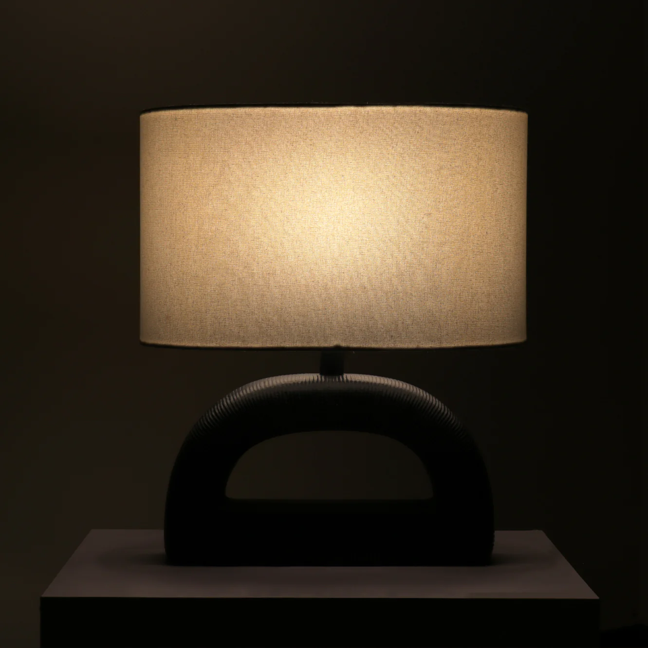 Leuto Table Lamp - Elegant Iron Base & Eclectic Design