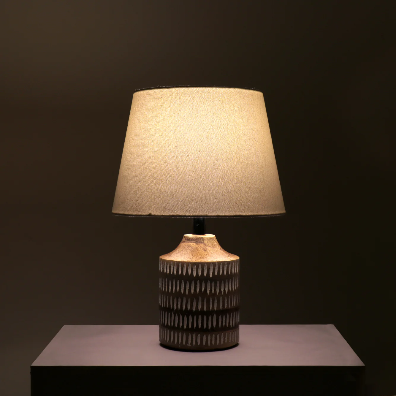 Naybu Straight Table Lamp - Elegant Iron Base & Eclectic Design