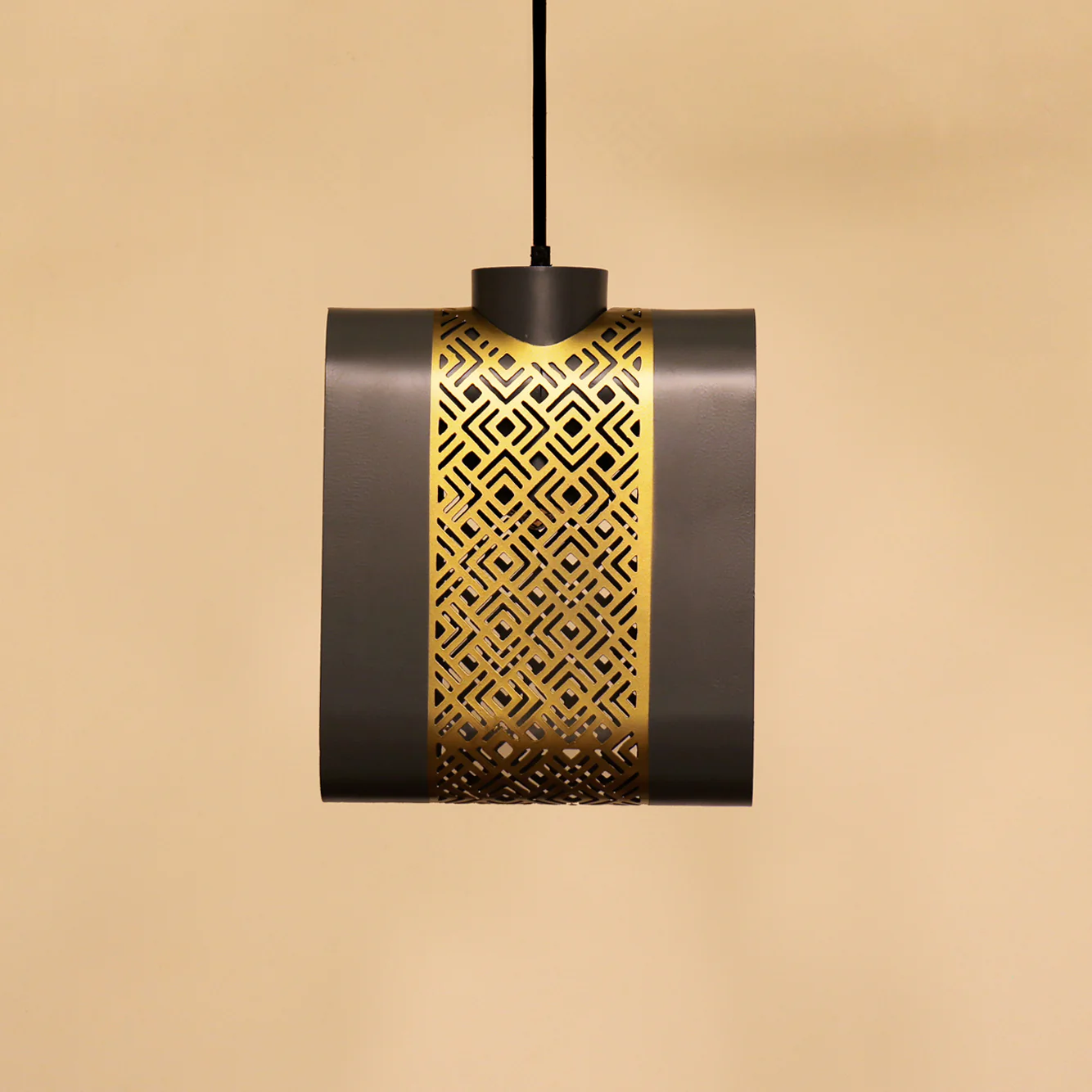 Arin Mesh Wide Hanging Elegant Iron Base & Eclectic Design