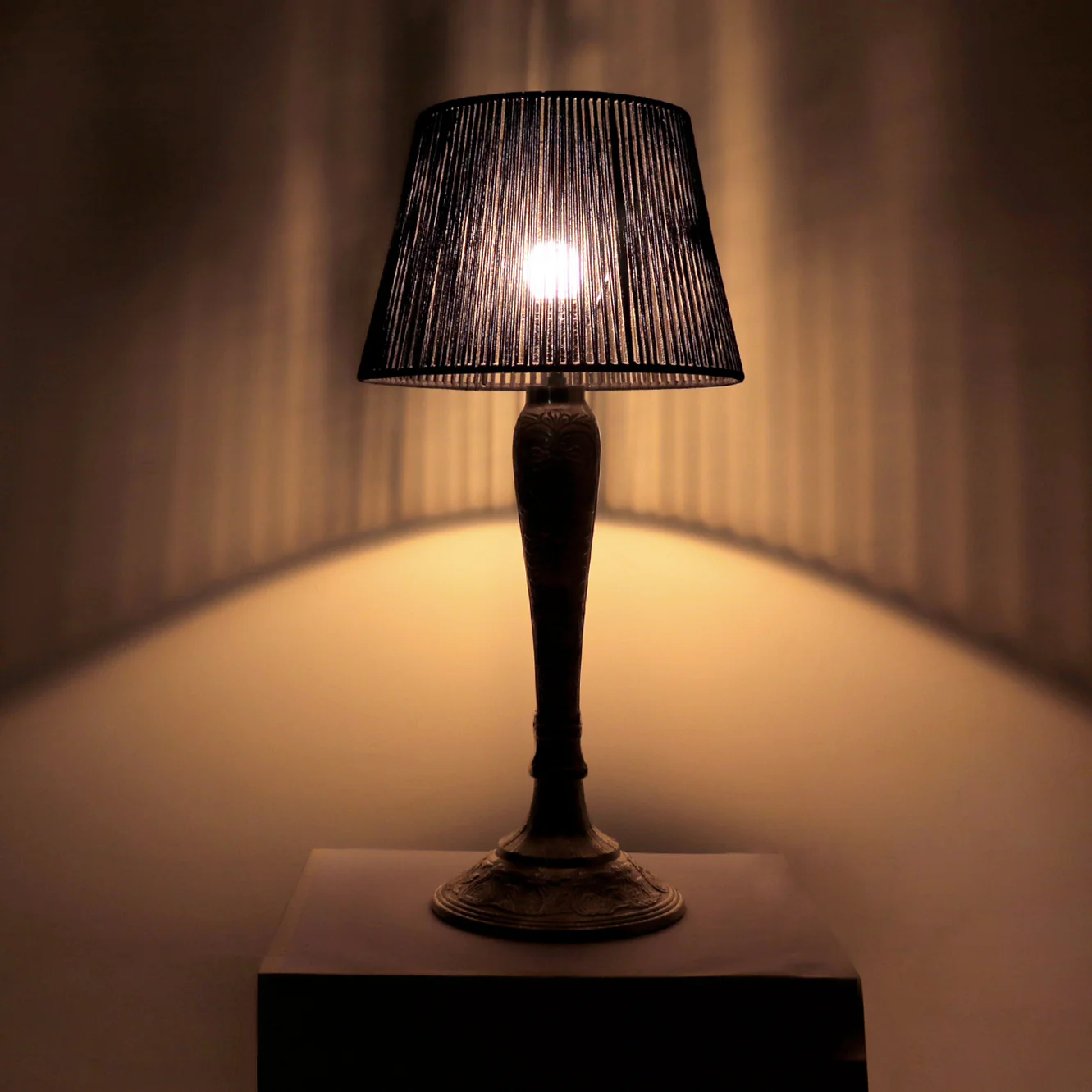 Viraag Table Lamp - Elegant Iron Base & Eclectic Design