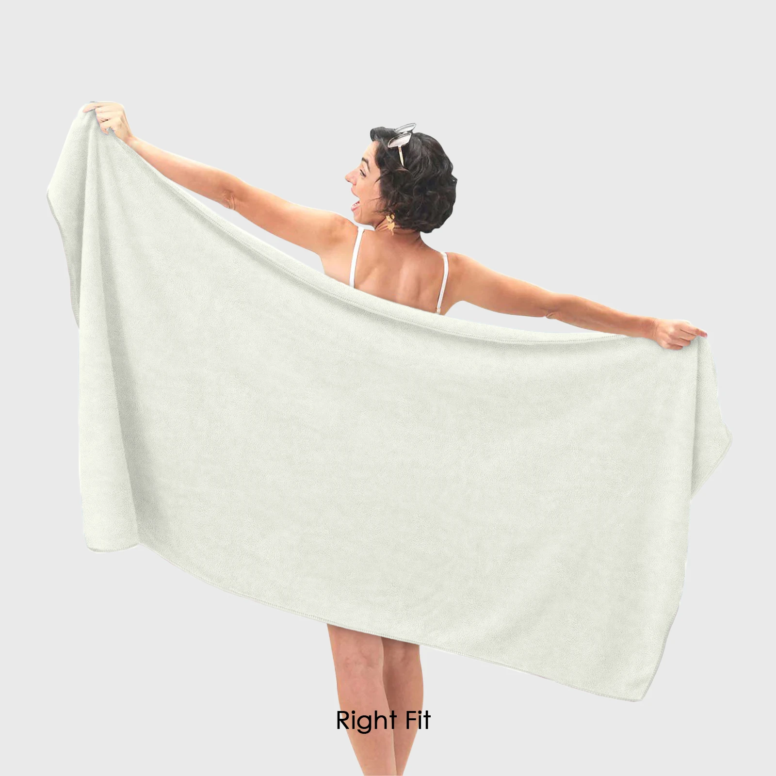 HOUSSE Premium Microfiber Bath Towel - Extra Large 75x150cm Quick Dry Towels for Women Men & Kids | Super Soft Plush 550 GSM | Ultra Absorbent for Home Swimming Sports & Travel (White)