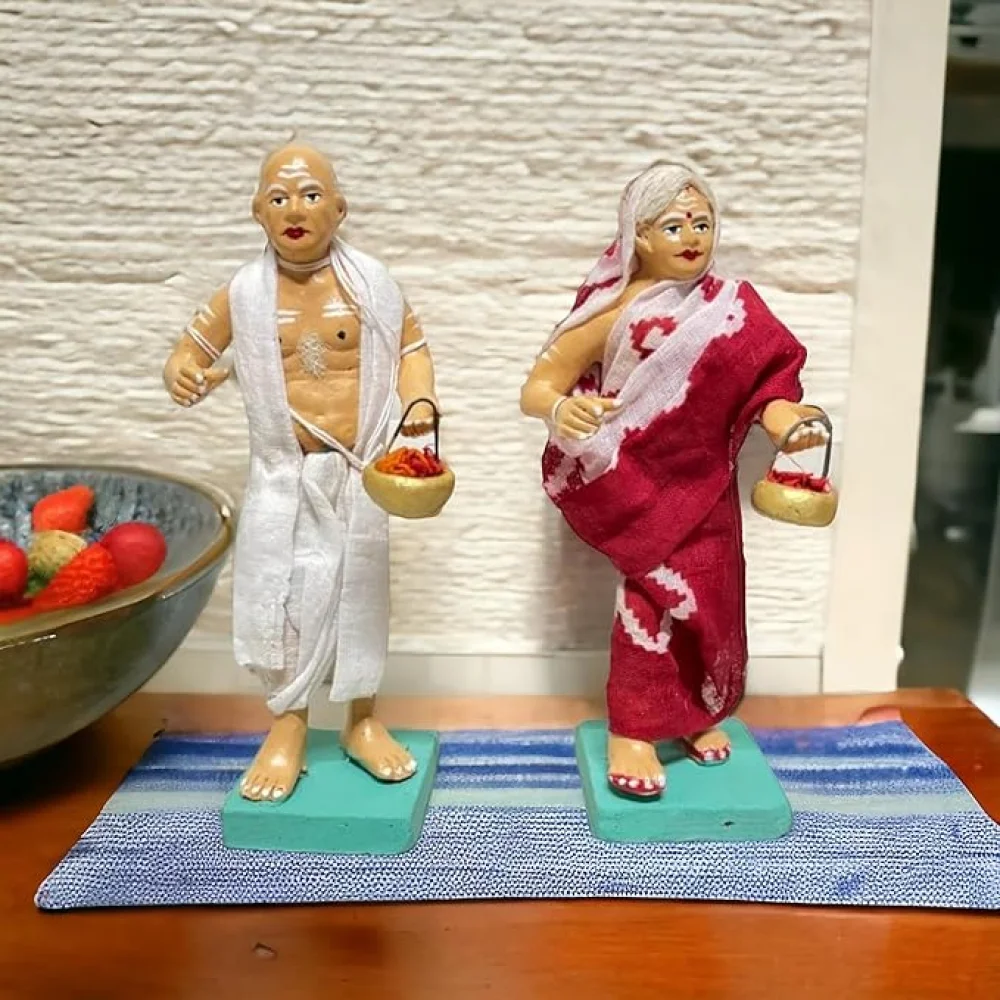 Handmade Clay Doll Human Working Figure for Gift & Décor, Brahmana and Brahmana Wife Pair Human Figure Miniature Idol, Housewarming Gifting, Table Déco