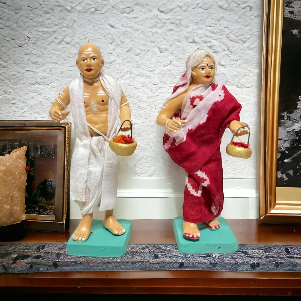 Handmade Clay Doll Human Working Figure for Gift & Décor, Brahmana and Brahmana Wife Pair Human Figure Miniature Idol, Housewarming Gifting, Table Déco