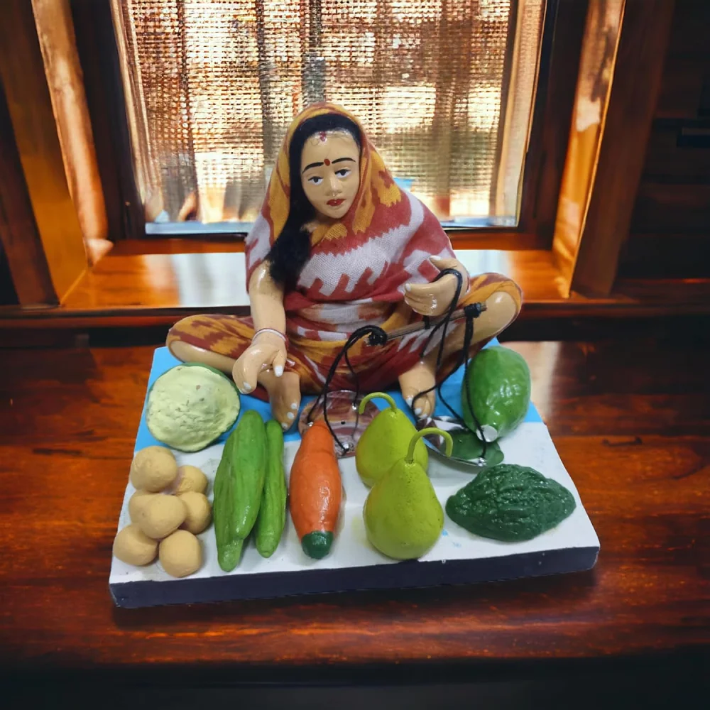 Handmade Clay Doll Human Working Figure for Gift & Décor,Women Vegetable Seller Human Figure Miniature Idol, Housewarming Gifting, Table Décor