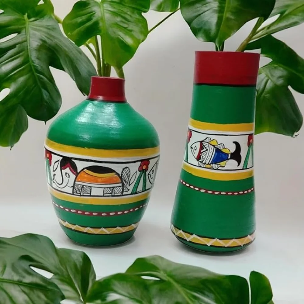 Handpainted Terracotta Pots Set of 2 for Home Dcor, Housewarming Gifting, Pots for Living Room, Corporate Gifting (Green, 19.5 x 20.2 cm)