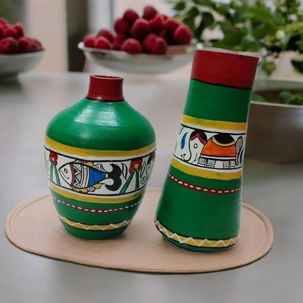 Handpainted Terracotta Pots Set of 2 for Home Dcor, Housewarming Gifting, Pots for Living Room, Corporate Gifting (Green, 19.5 x 20.2 cm)