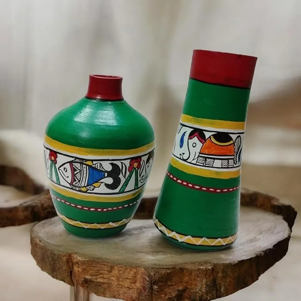 Handpainted Terracotta Pots Set of 2 for Home Dcor, Housewarming Gifting, Pots for Living Room, Corporate Gifting (Green, 19.5 x 20.2 cm)