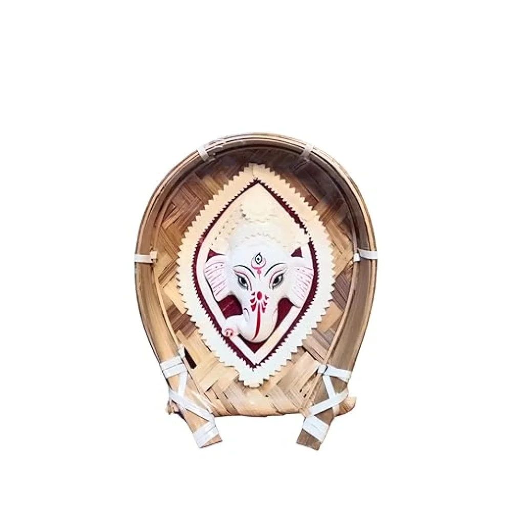 KARRU KRAFFT Ganesha Face wall Decor. Shola Pith Vinayaka face in Kulo, Bamboo Tray, Ganesha Murti decorative wall hanging, Ganesha face in Kulo