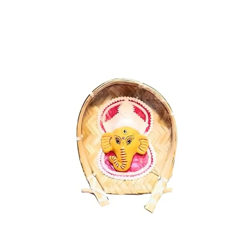 KARRU KRAFFT Ganesha Face wall Decor. Shola Pith Vinayaka face in Kulo, Bamboo Tray, Ganesha Murti decorative wall hanging, Ganesha face in Kulo