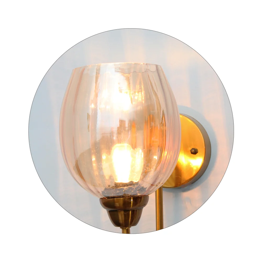 Modern Gold Finish Wall Sconce with Luster Ribbed Glass Shade | SKE-140038-MGWS