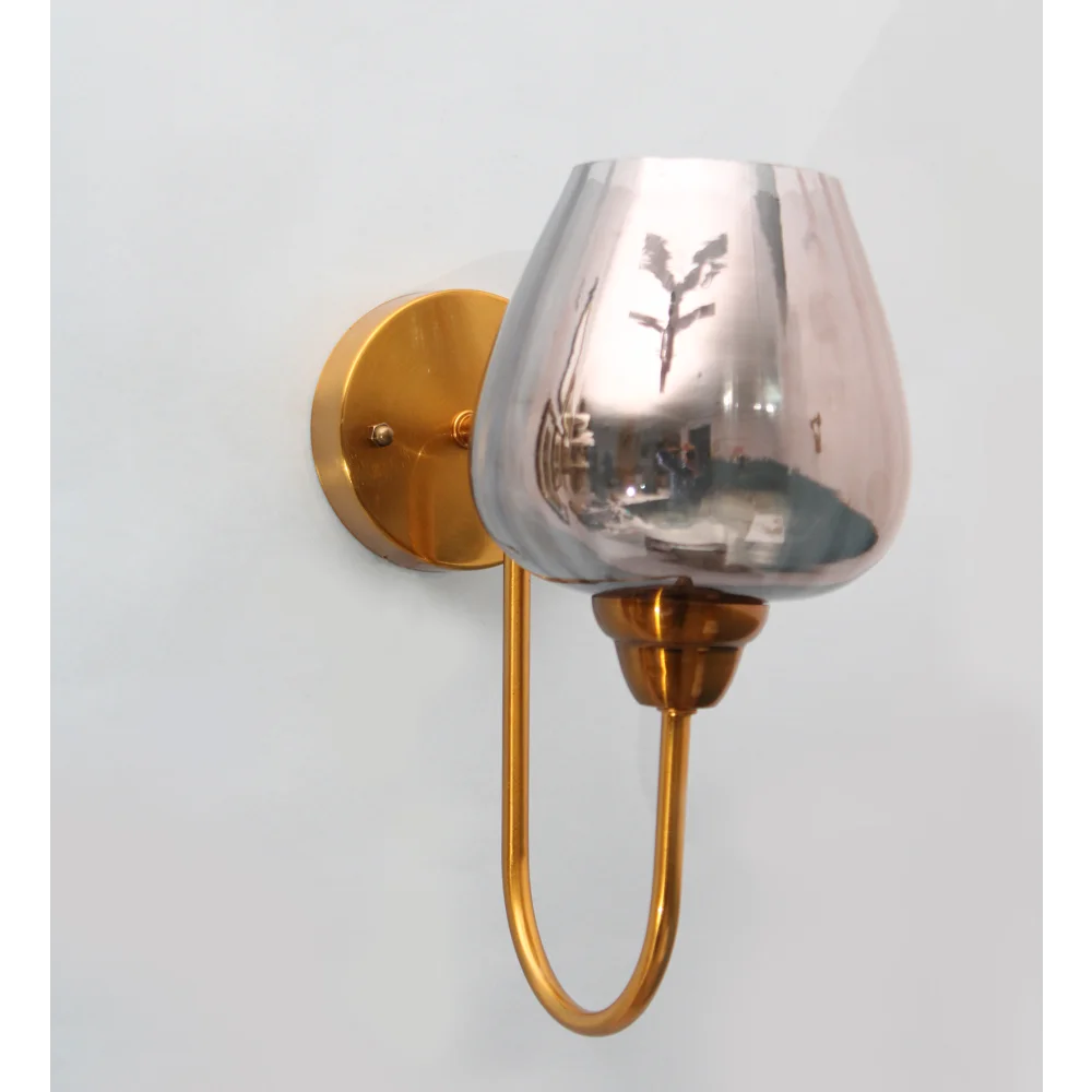 Modern Gold Finish Wall Sconce with Ribbed Smoked Glass | SKE-140038-MGFW