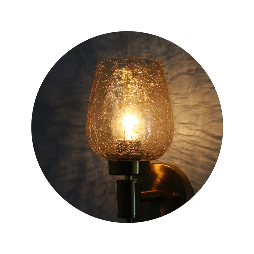 Elegant Gold Finish Wall Light with Crackled Glass | SKE-140010-EGFW