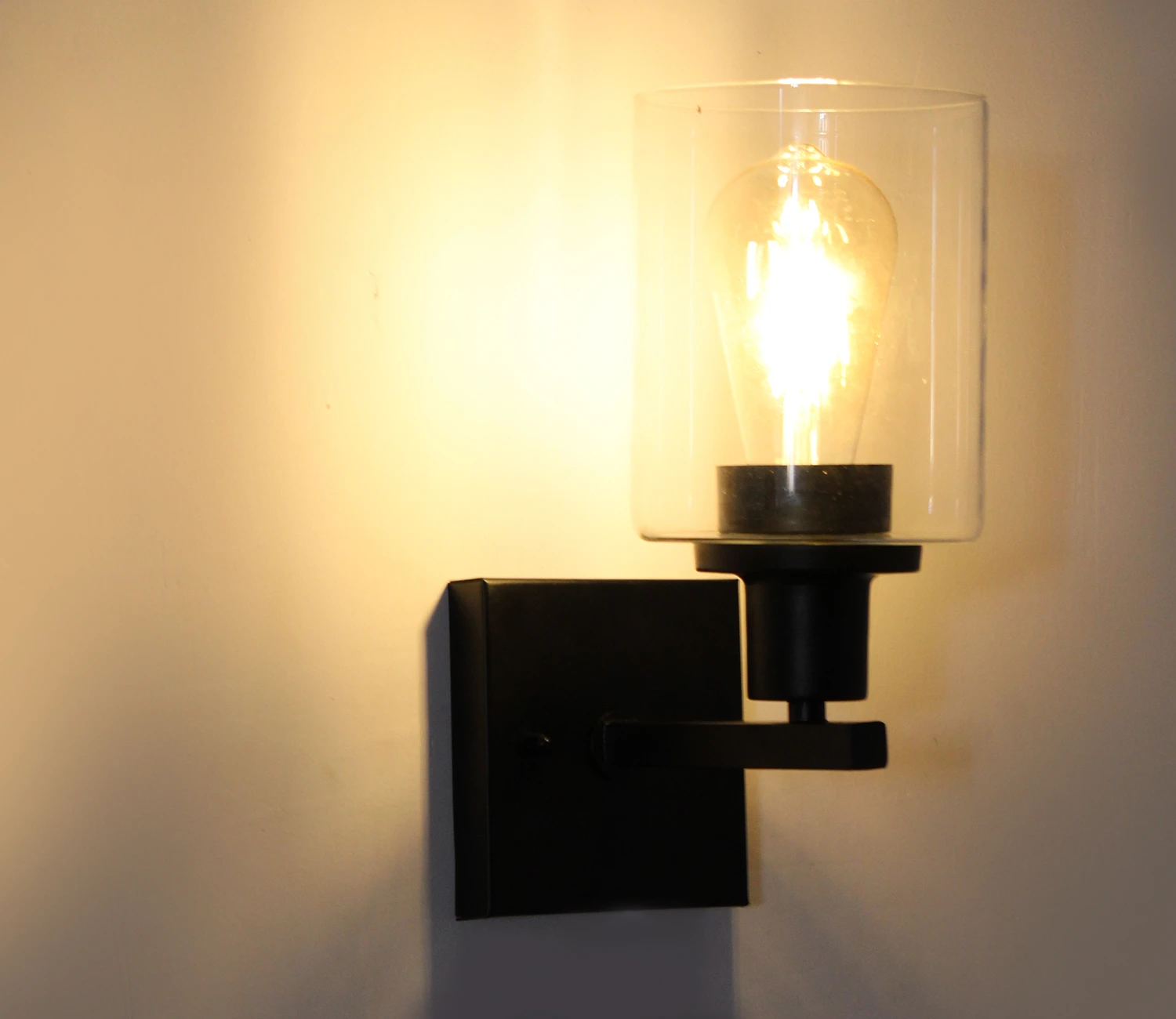 Mate Black Wall Sconce with Clear Glass Shade | SKE-140029