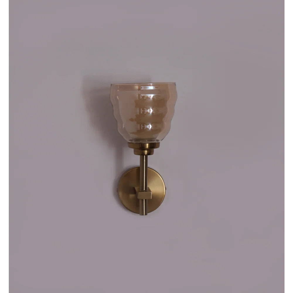 Classic Golden Wall Light With Antique Brass Finish | SKE-140024