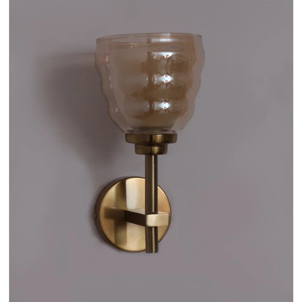 Classic Golden Wall Light With Antique Brass Finish | SKE-140024