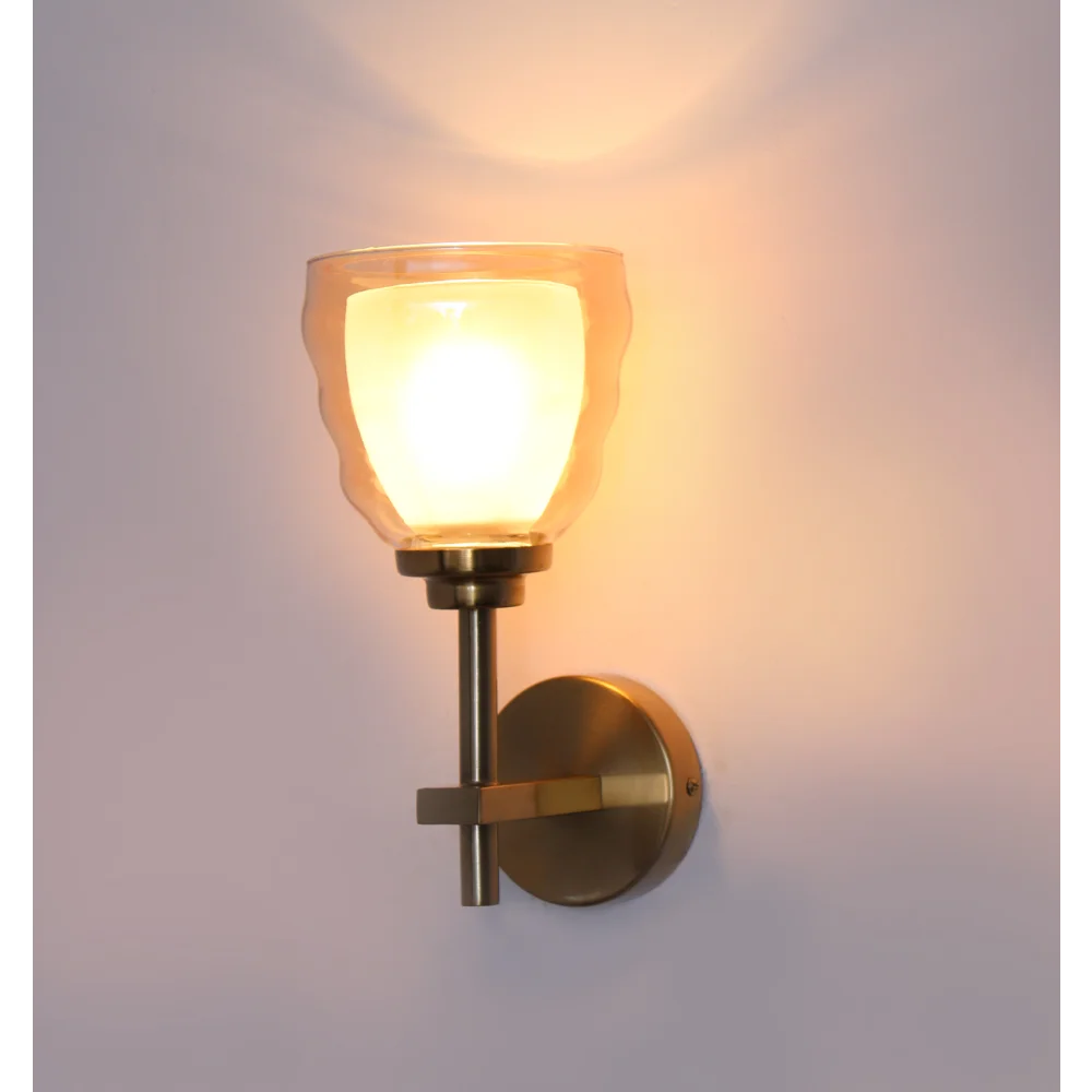 Classic Golden Wall Light With Antique Brass Finish | SKE-140024