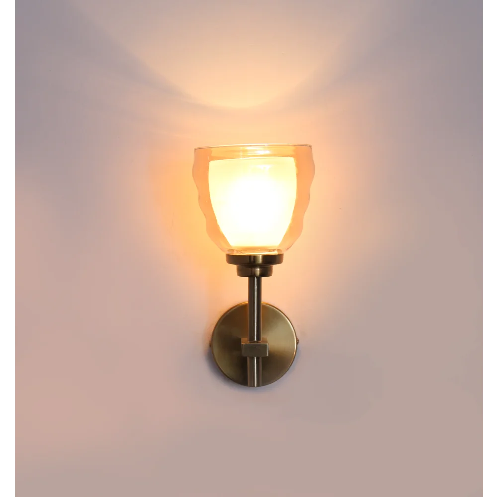 Classic Golden Wall Light With Antique Brass Finish | SKE-140024