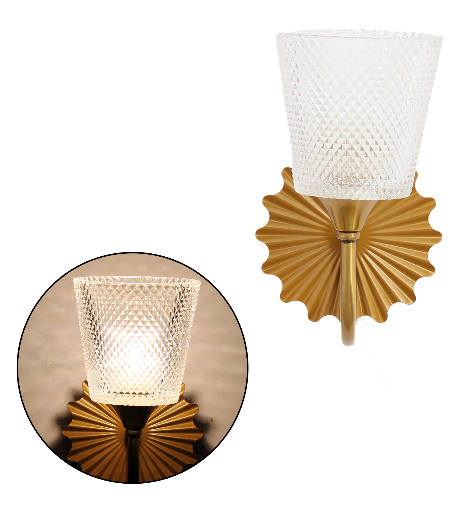 Chic And Stylish Gold Finish Wall Light With White Diamond Cutting Glass | SKE-140020WDCG