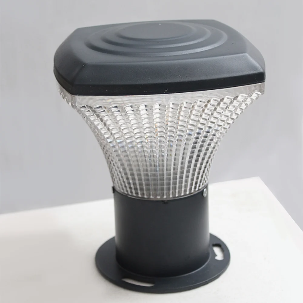 Modern LED Outdoor Garden Post And Gate Light & Pathway Lamp | SKE-200001
