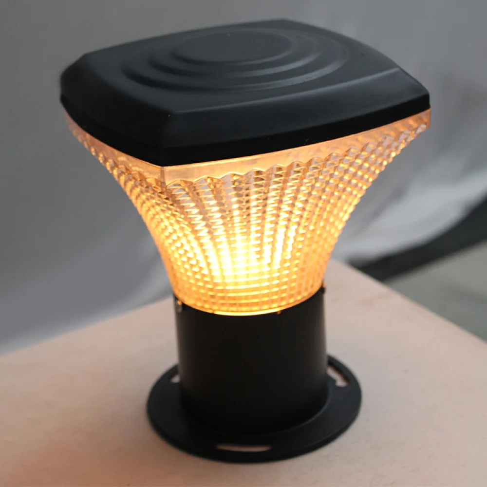 Modern LED Outdoor Garden Post And Gate Light & Pathway Lamp | SKE-200001