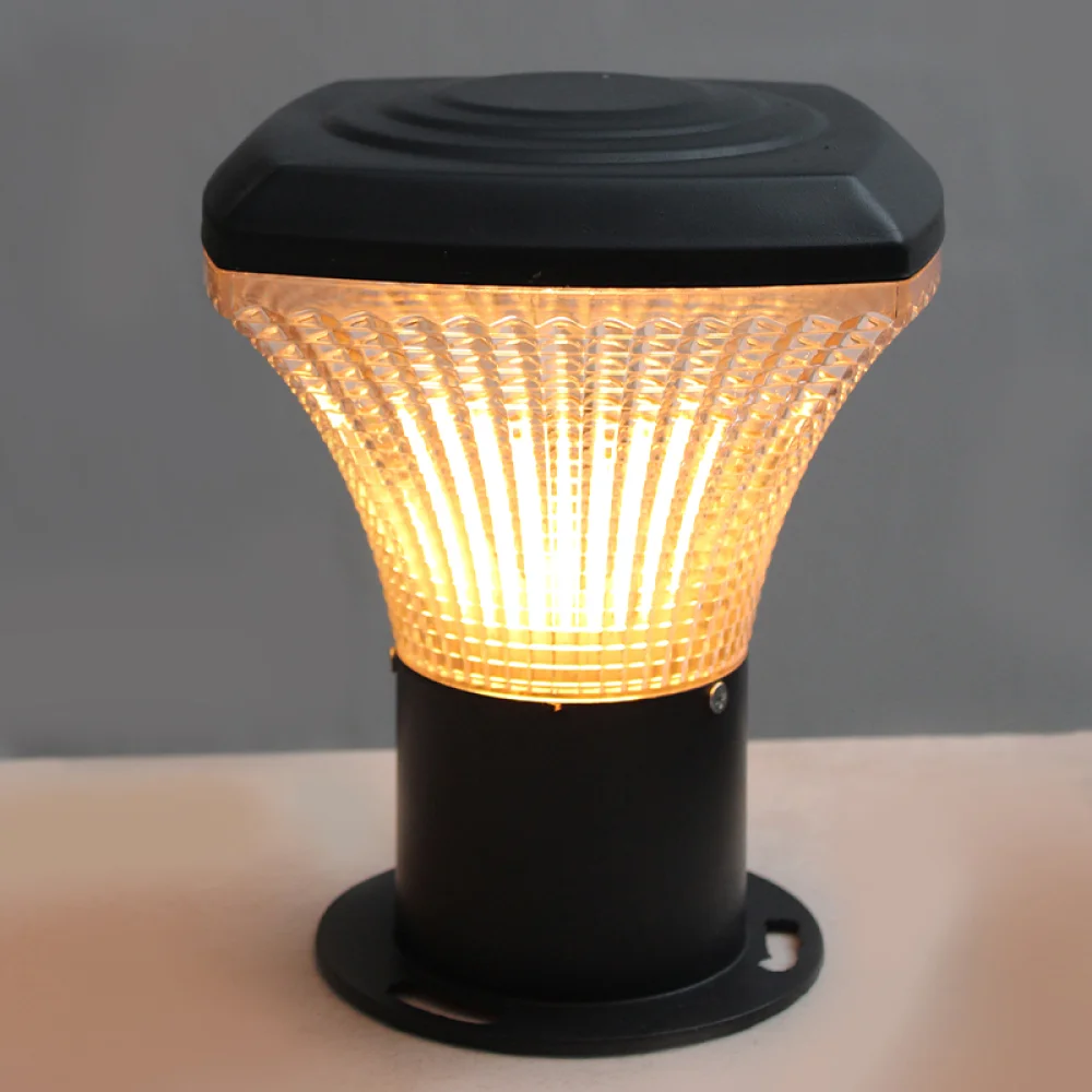 Modern LED Outdoor Garden Post And Gate Light & Pathway Lamp | SKE-200001