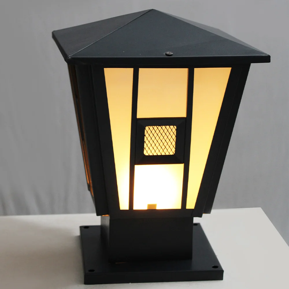 Modern Black Outdoor Gate Light with Frosted Glass | SKE-200006