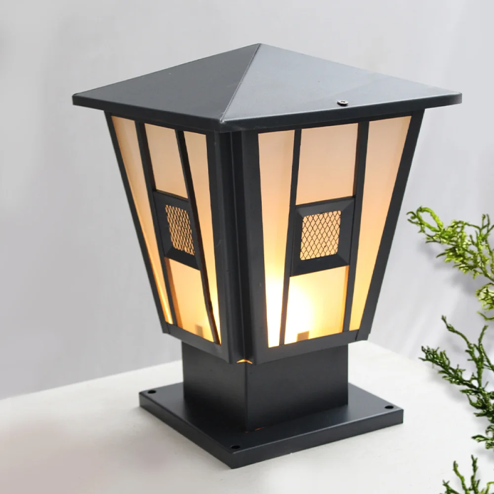 Modern Black Outdoor Gate Light with Frosted Glass | SKE-200006