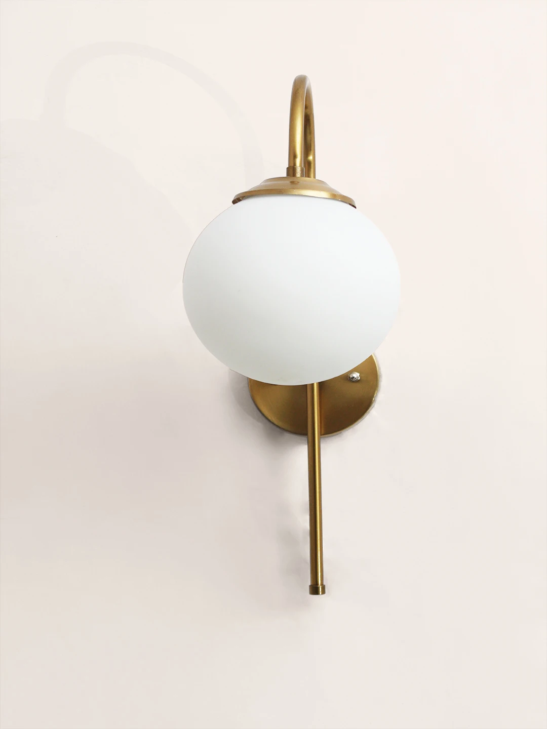 Wall Light Gold Finish with Globe Milky White Glass | SKE-140012_GFGMWG