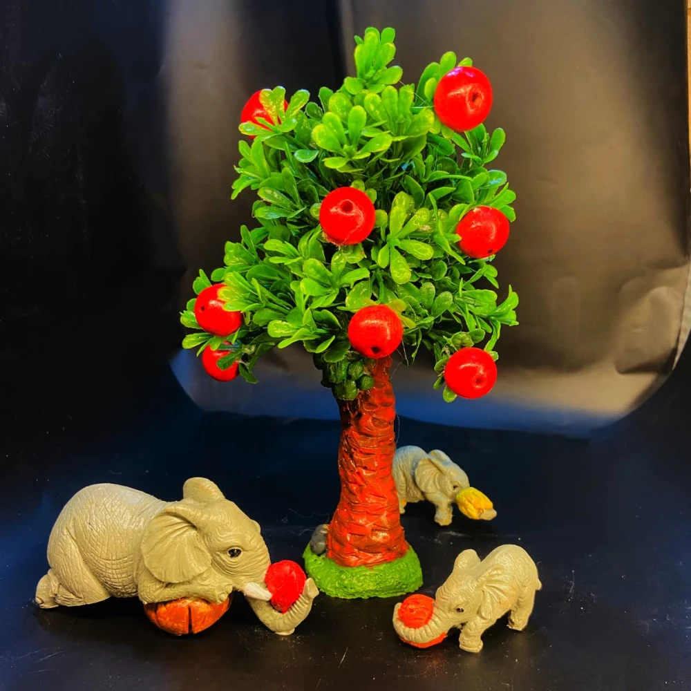 Mini Elephants with a Tree – Elegant Wildlife Decor