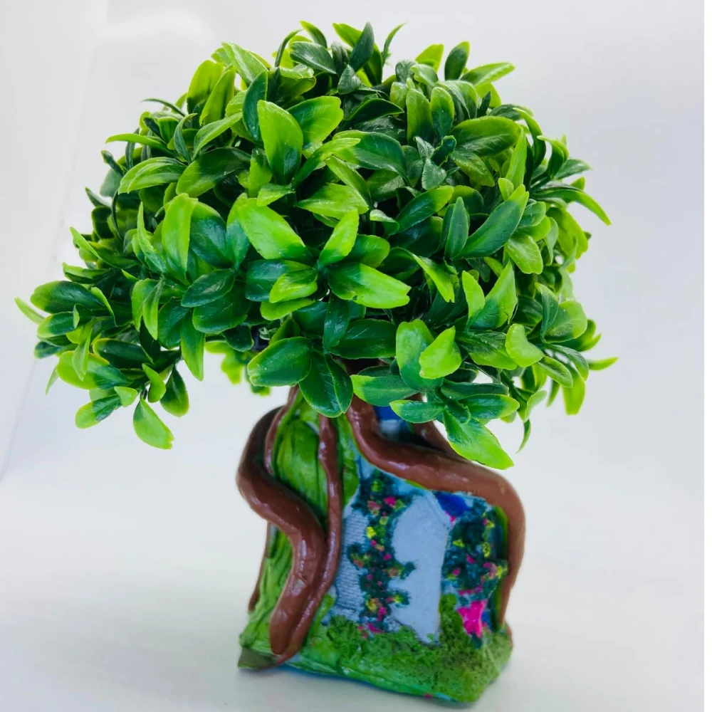 Tree House Dinosaur – Enchanting Prehistoric-Themed Miniature Decor