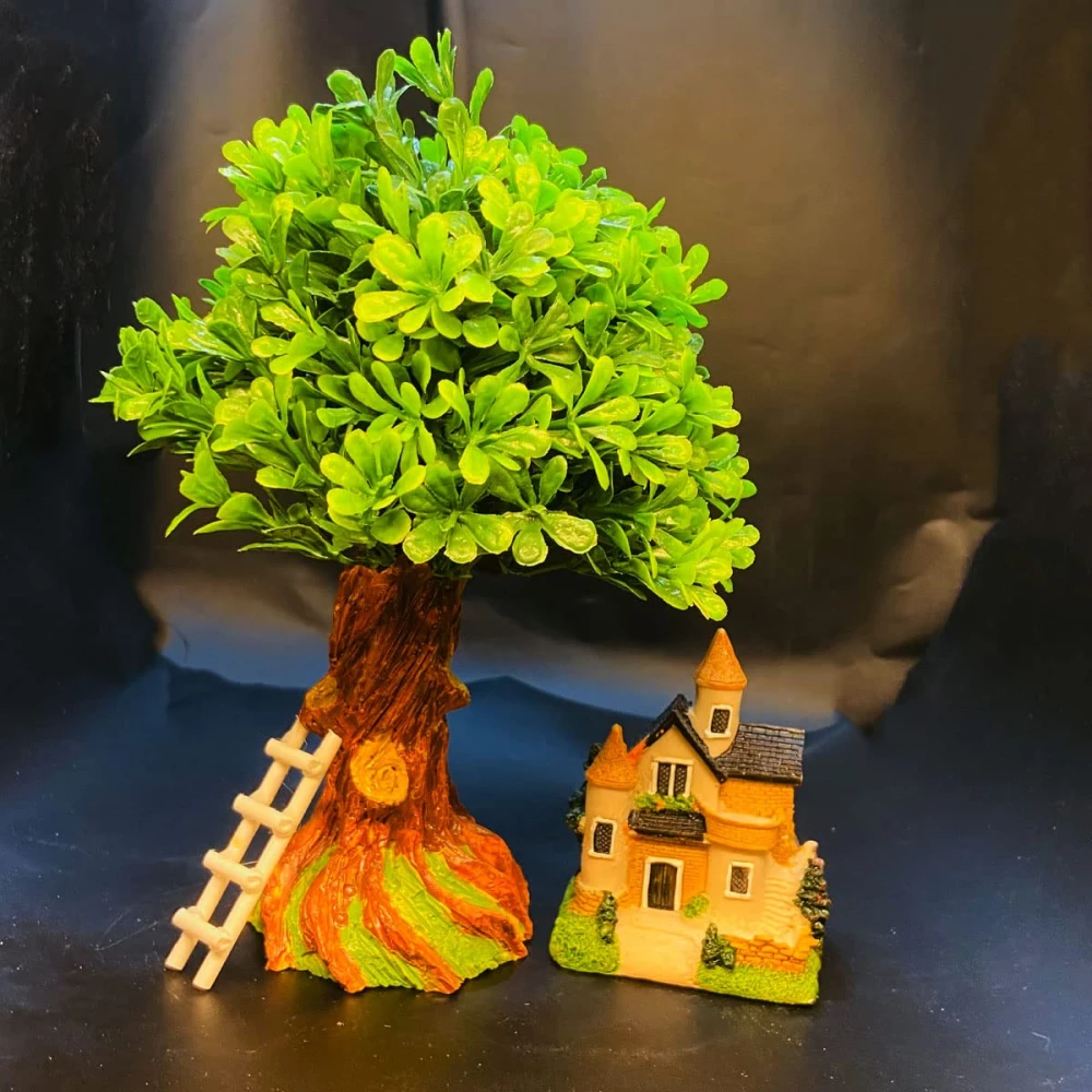 Mini Beautiful House Under The Tree