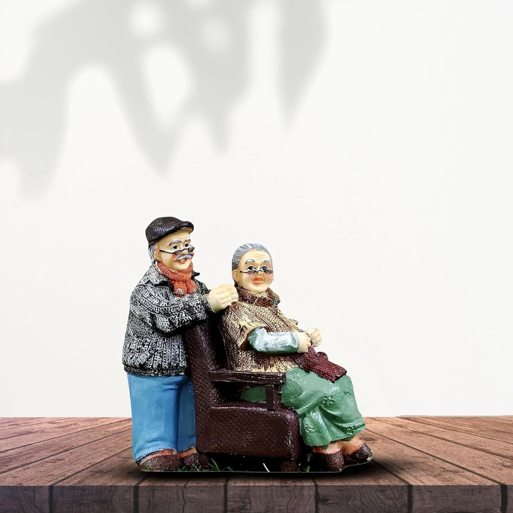 Adorable  Couple   Showpiece - Romantic Anniversary & Valentine’s Day Gift for Parents, Grandparents, and Couples - Decorative Resin Figurine for Home Decor
