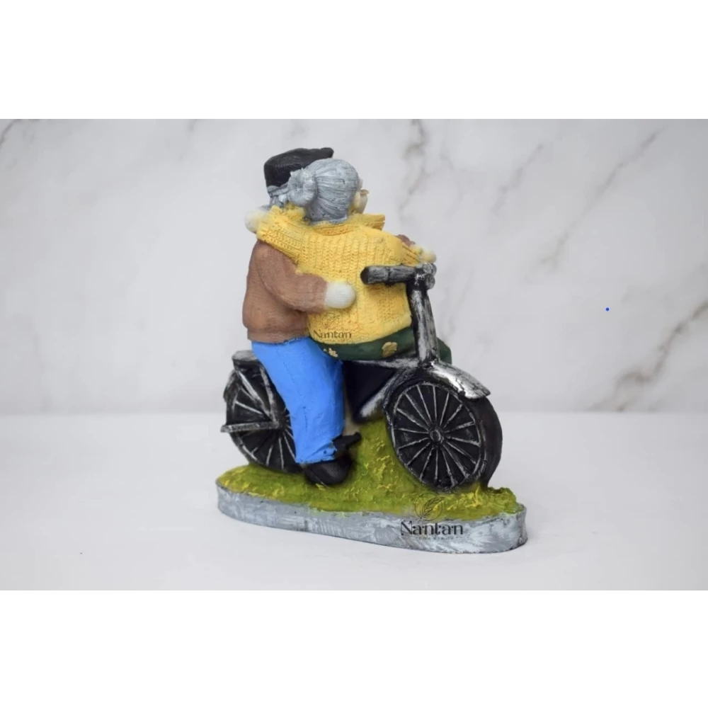 Adorable Couple on Bicycle Showpiece - Romantic Anniversary & Valentine’s Day Gift for Parents, Grandparents, and Couples - Decorative Resin Figurine for Home Decor