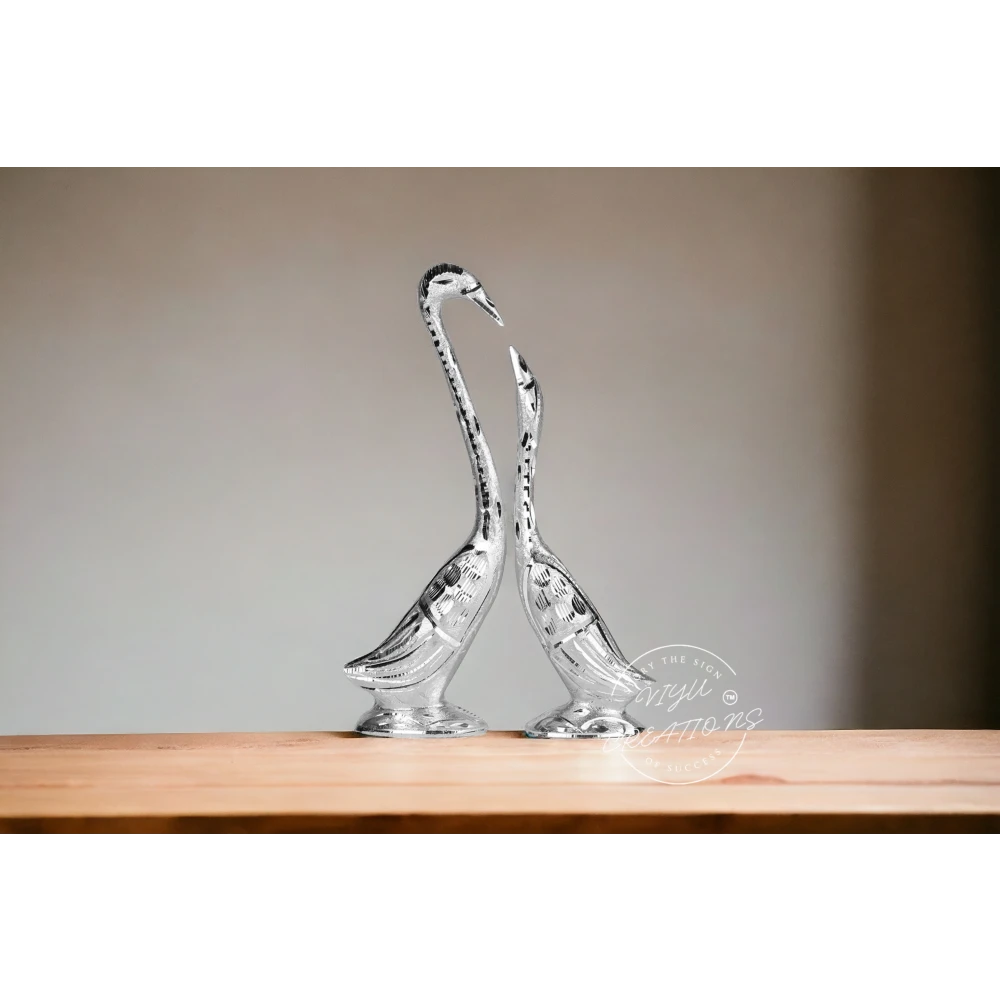 Aluminum Kissing Swan Set for Feng Shui