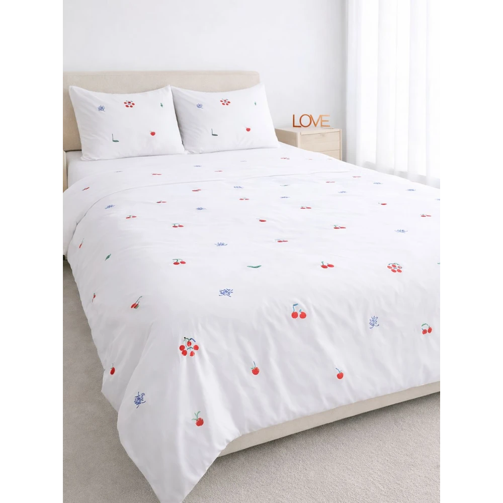 Embroided Cotton Bedsheet with 2 pillow covers ( White )