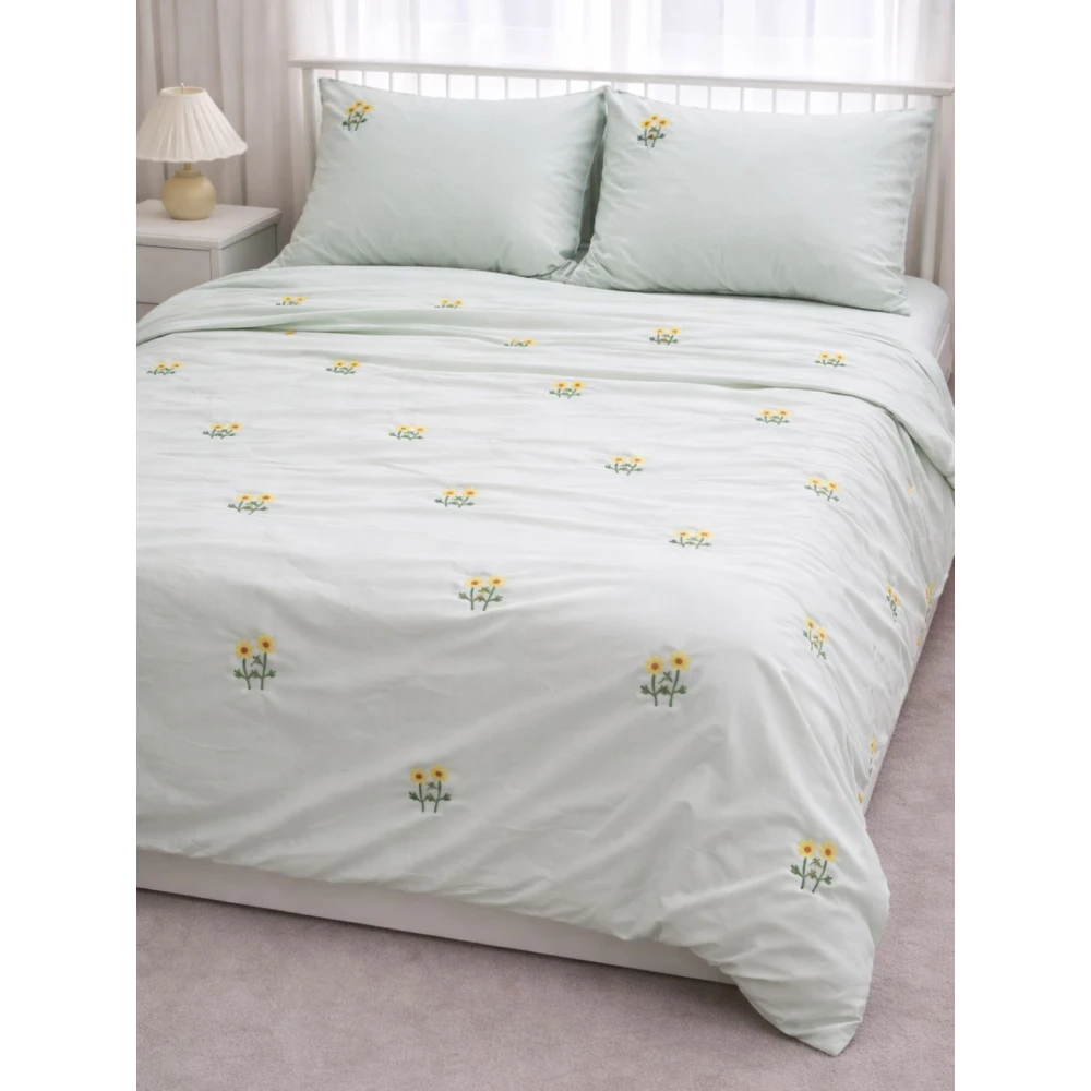 Embroided Cotton Bedsheet with 2 pillow covers (Green.)
