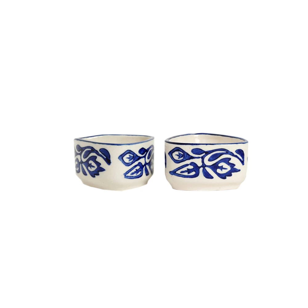 HOUSELA Handpainted Floral Studio Pottery Ceramic Dip Bowl/Chutney Bowl/Pickle Bowl/Sauce Bowl/Small Katori Set | Triangle Shape |(50 ML, Small, Set of 4, Blue and White)